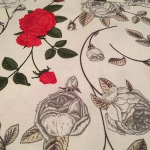 UNICORN LuLaRoe Carly white w/red roses-XXS